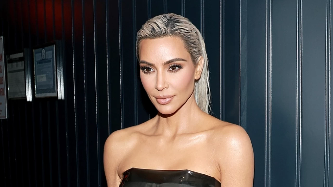 Kim Kardashian Reigns as Queen of Bodycon at the Met Gala Kim Kardashian Reigns as Queen of Bodycon at the Met Gala