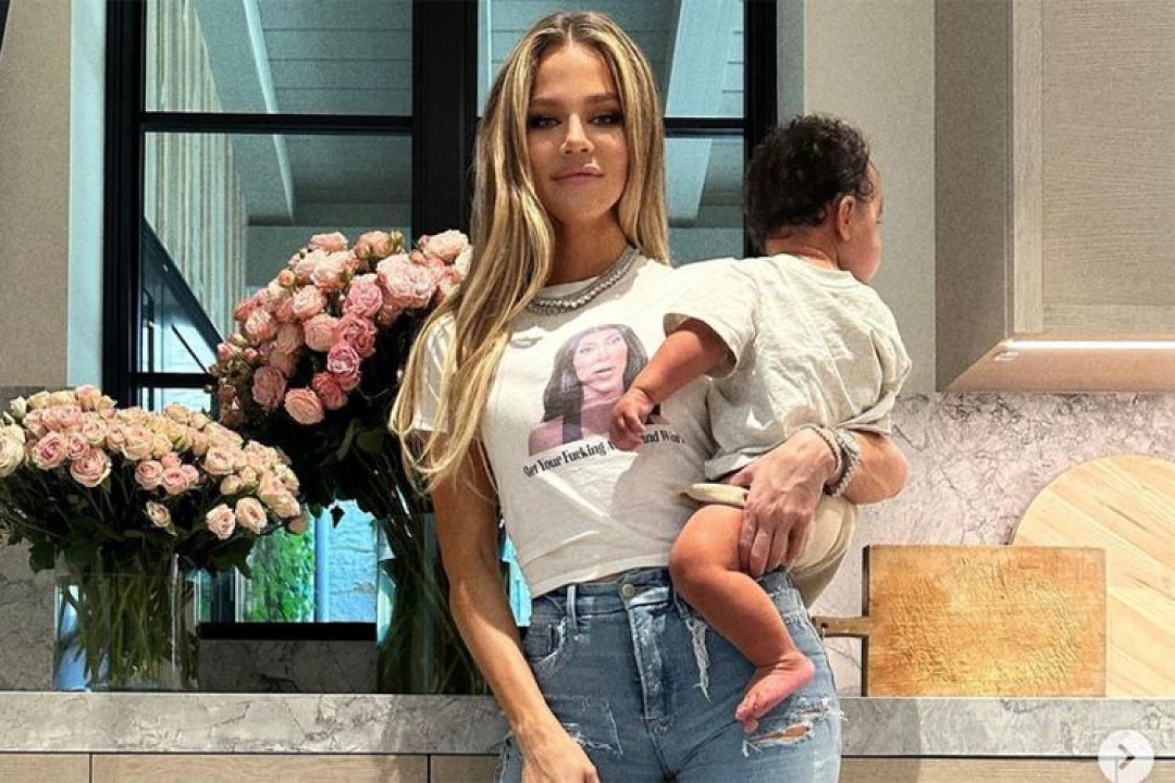 Kim Kardashian Gets the Last Laugh: Khloé's T-Shirt Roast Backfires in Epic Fashion Kim Kardashian Gets the Last Laugh: Khloé's T-Shirt Roast Backfires in Epic Fashion